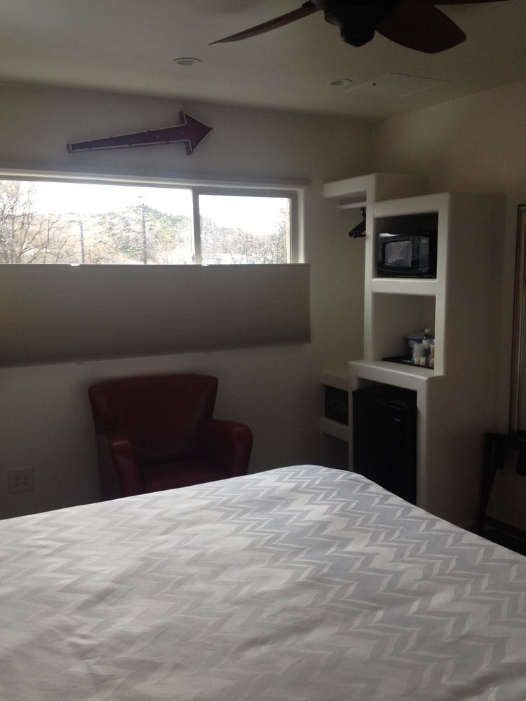 Iron Horse Motel 3*