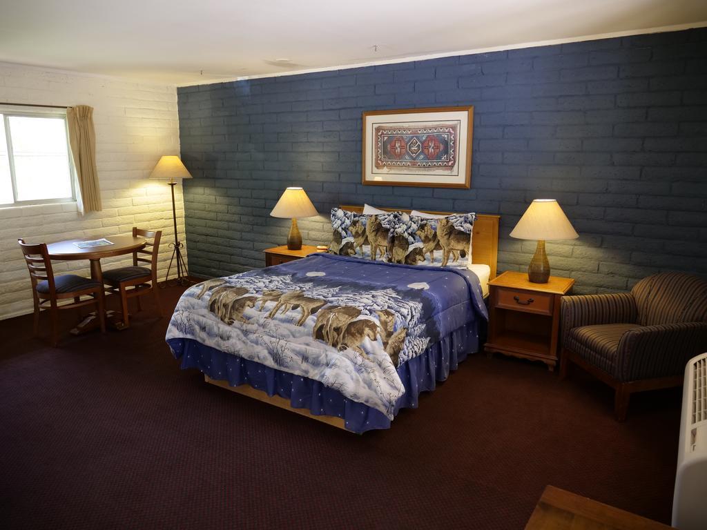 Inn Antlers *