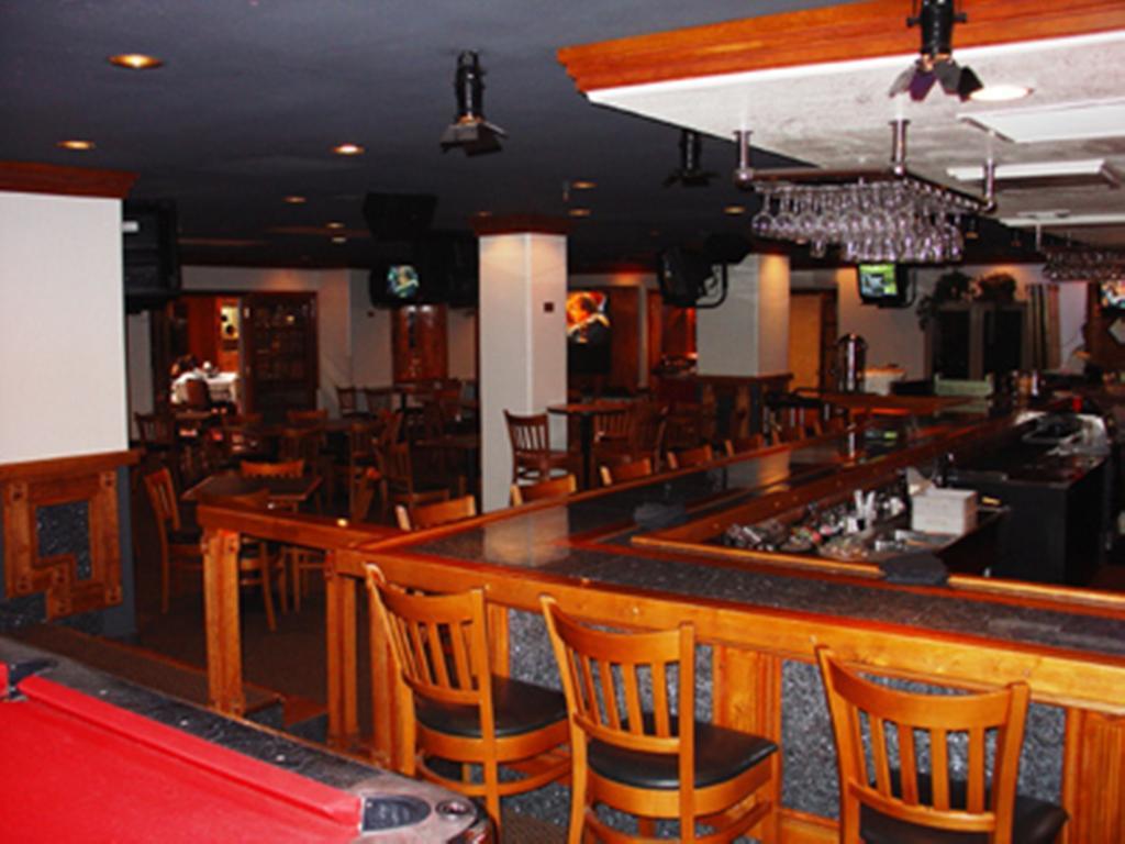 Ramada By Wyndham Viscount East Hotel 3*