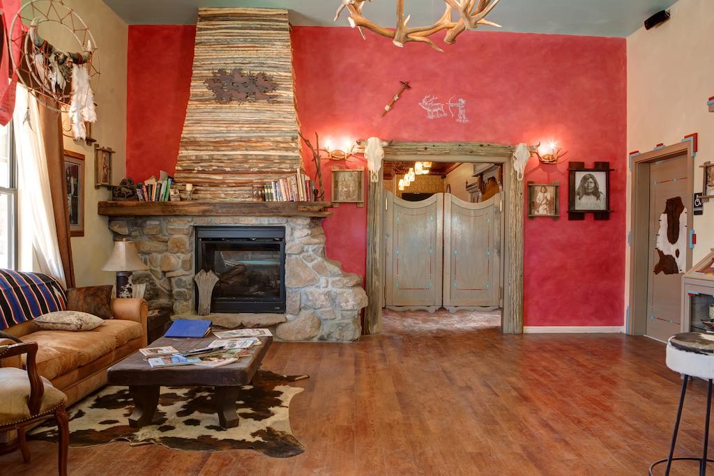 Monument Guest Ranch Resort 4*