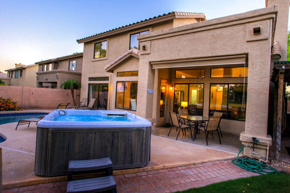 - 4 Bedroom - Homestay Chandler