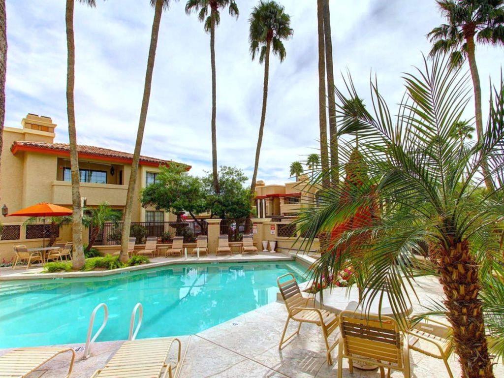Holiday home Private Community -- ½ Mile Walk To Hiking & Biking At N. Mtn. Preserve! *