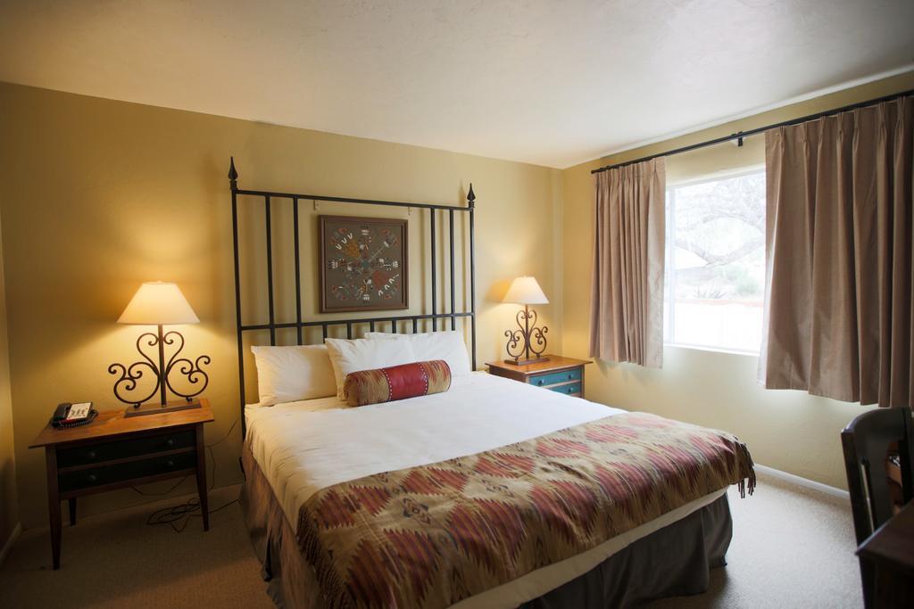 Tanque Guest Ranch * Tucson