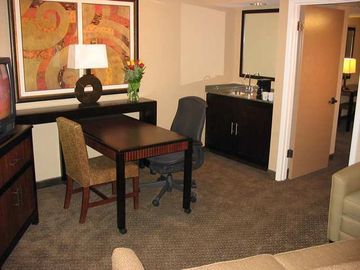 Hotel Embassy By Hilton Phoenix Tempe
