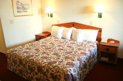 Days By Wyndham Airport - Hotel 2*