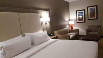Express & By Ihg Hotel 3*