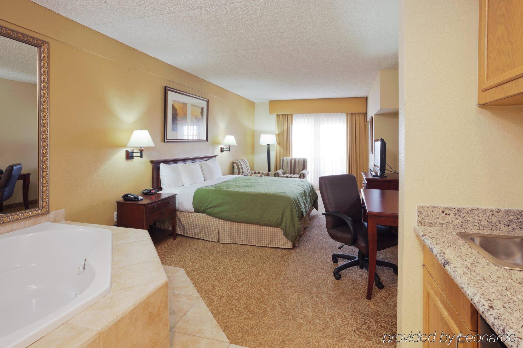 Country & By Radisson, Mesa, Az 3*