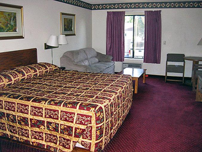 Comfort & Pinetop Show 2* Lakeside