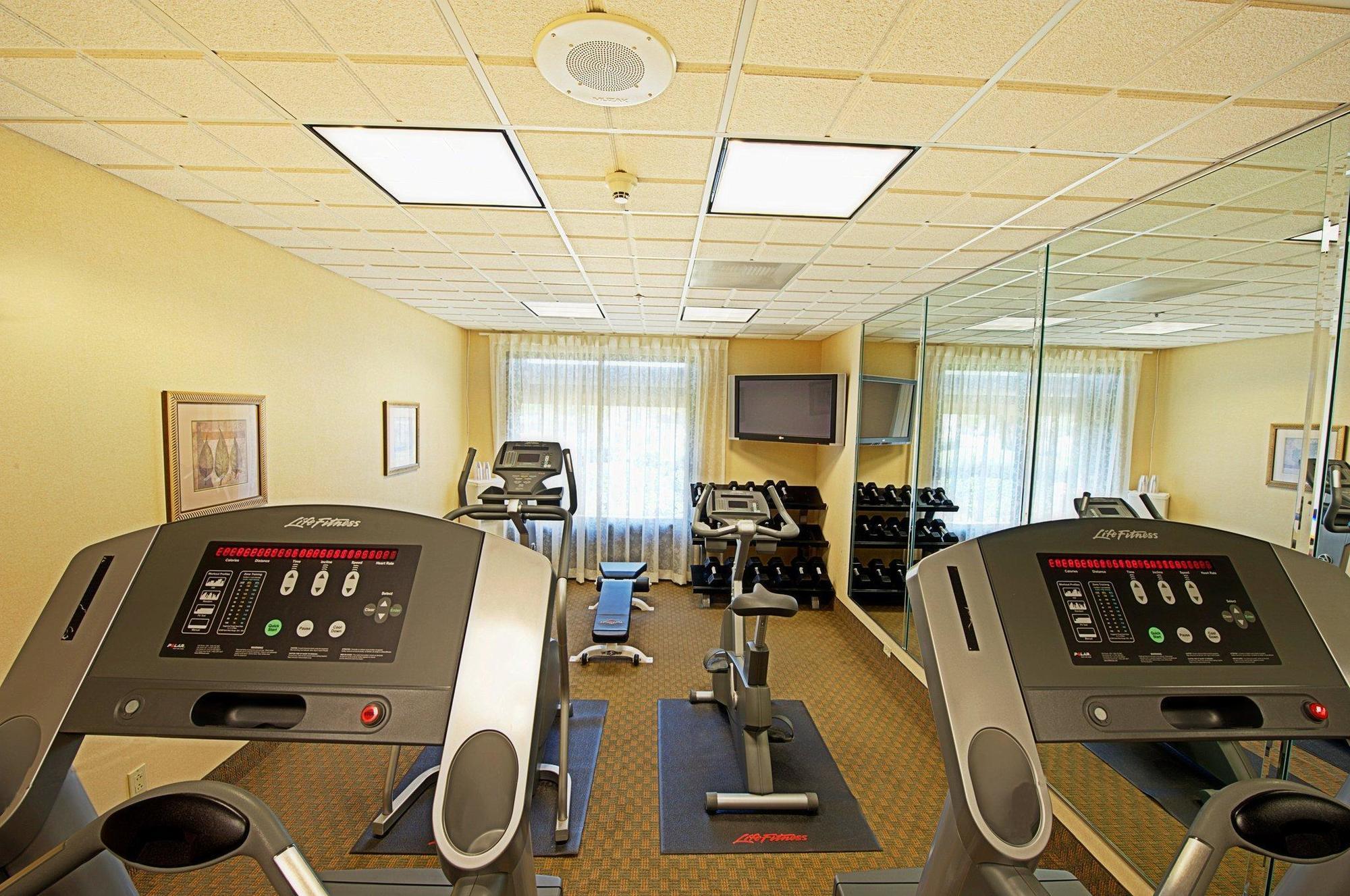Hotel Express & By Ihg 2*