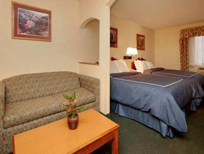 Spark By Hilton Airport Hotel 3*