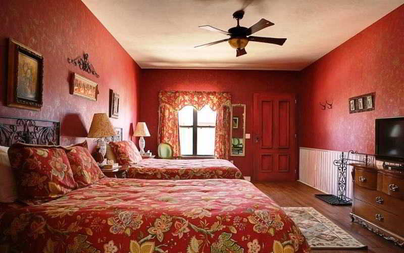 Monument Guest Ranch 4*