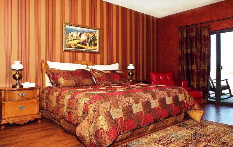 Monument Guest Ranch Resort 4*