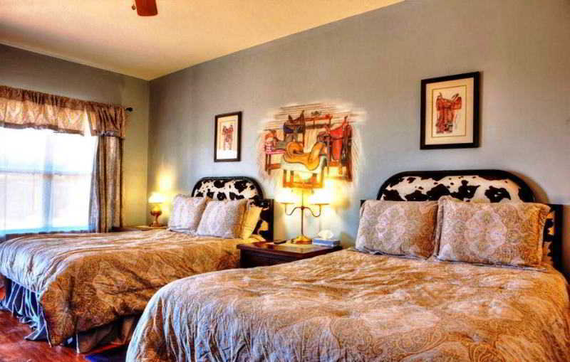 Monument Guest Ranch Resort 4*