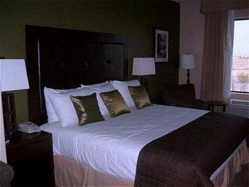 Express & Phoenix Dist By Ihg 3*