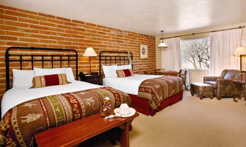Tanque Guest Ranch Lodge