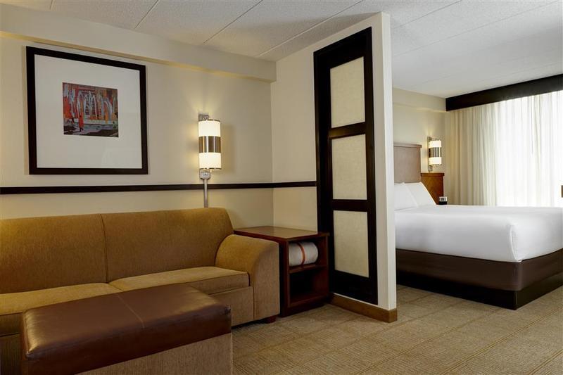 Hyatt Place Phoenix Airport 3*