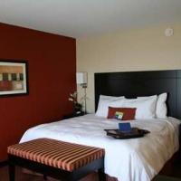 Hotel Hampton & Phoenix Fashion Center