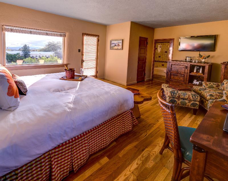 Hacienda Del Sol Guest Ranch Resort