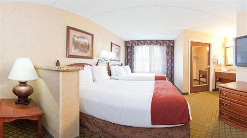 Express & By Ihg Hotel 2*