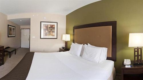 Hotel Express & Phoenix Dist By Ihg 3*