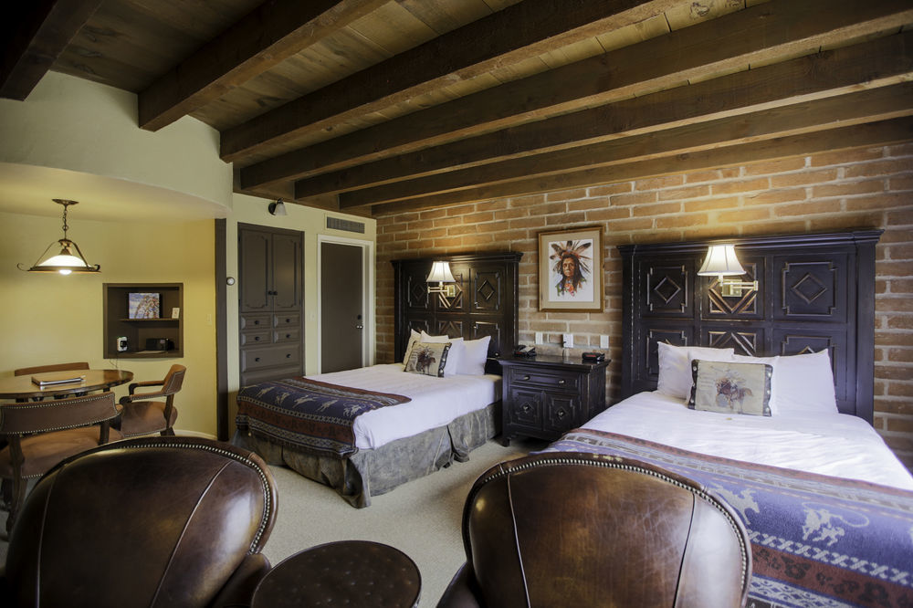 Tanque Guest Ranch Lodge *