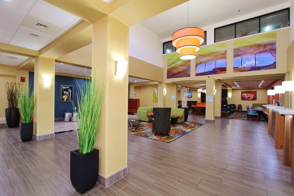 Express By Ihg Hotel 2*
