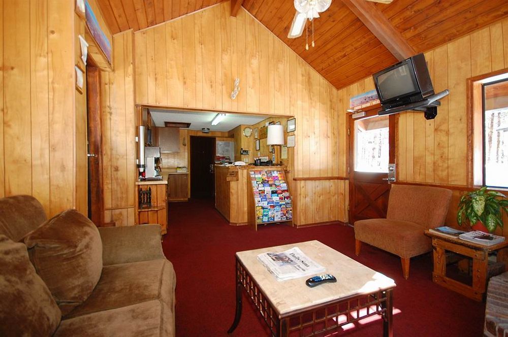 Motel In The Pines 2*