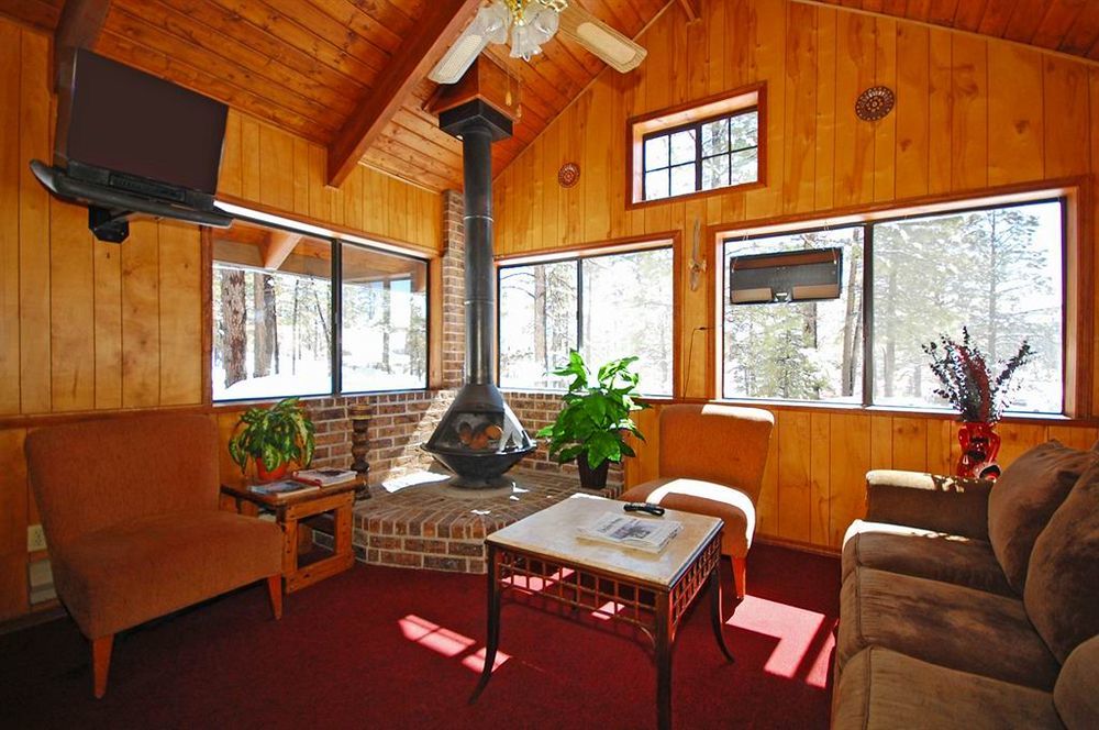 In The Pines Motel 2*