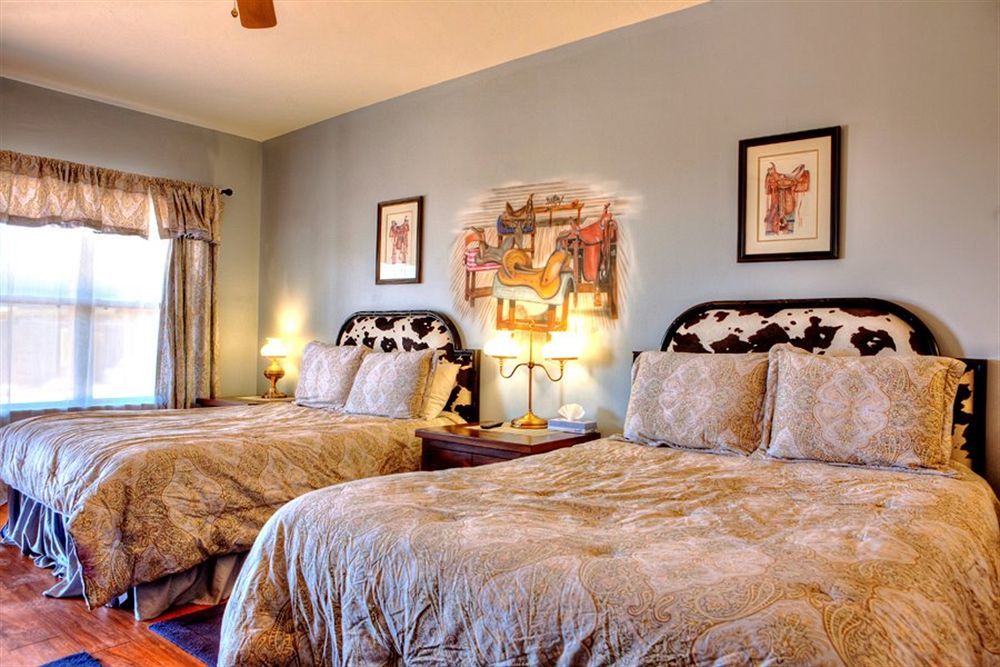 Resort Monument Guest Ranch 4*