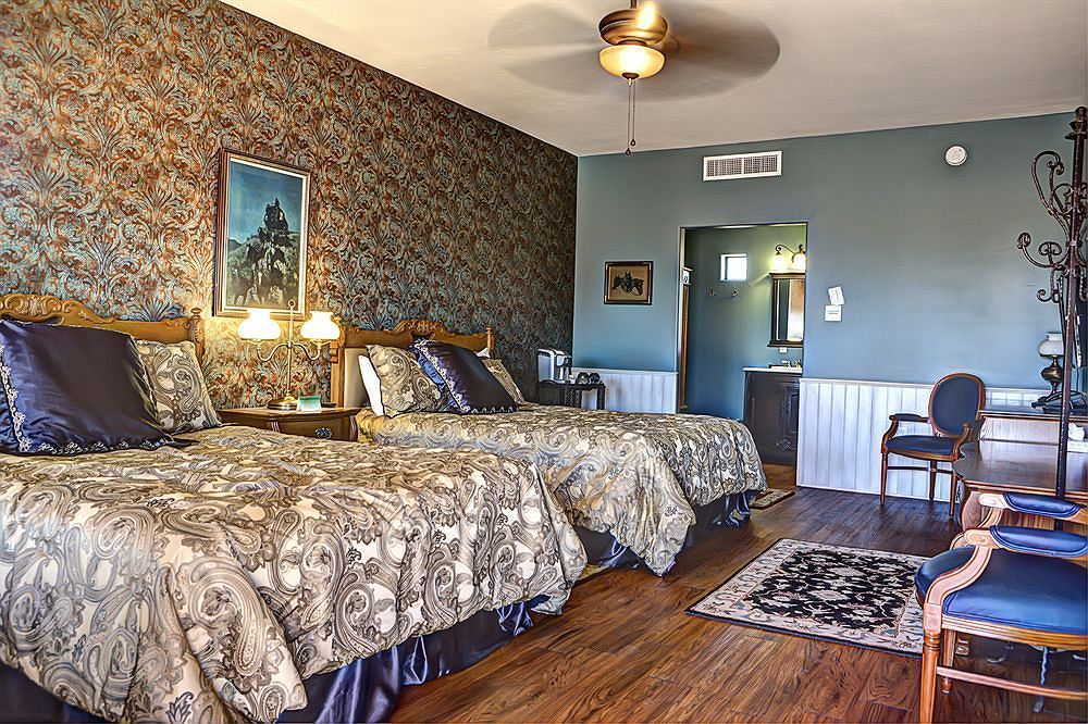 Resort Monument Guest Ranch 4*