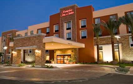 Hampton & Phoenix Fashion Center Hotel
