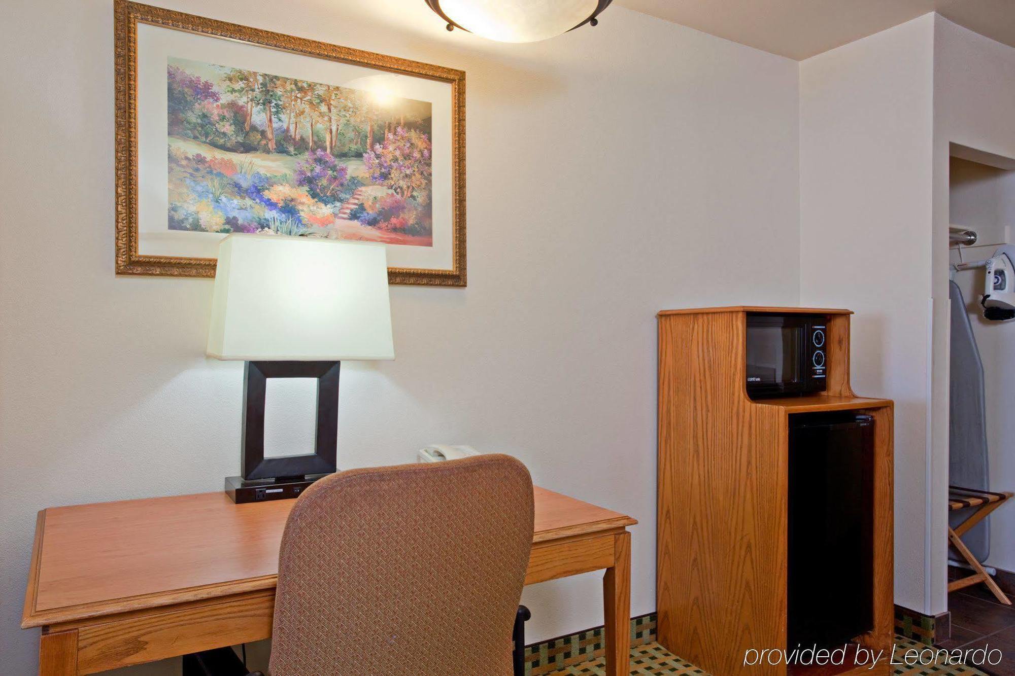 Express By Ihg Hotel Kingman