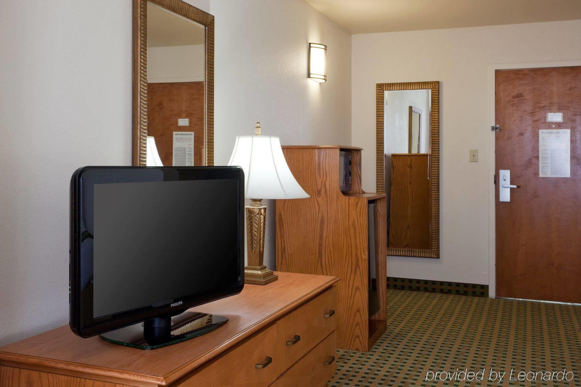 Express By Ihg Hotel