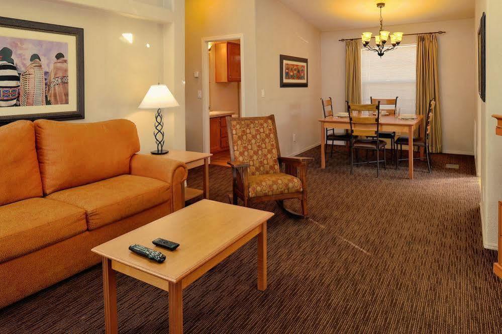 Hotel Roundhouse 3*