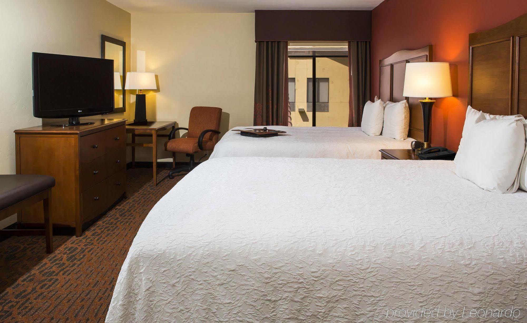 Hotel Hampton & Mall