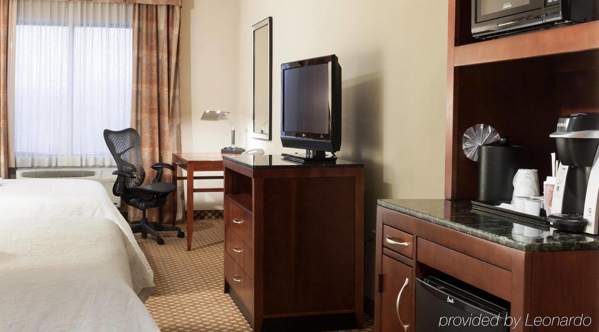 Hilton Garden Airport Hotel 3*