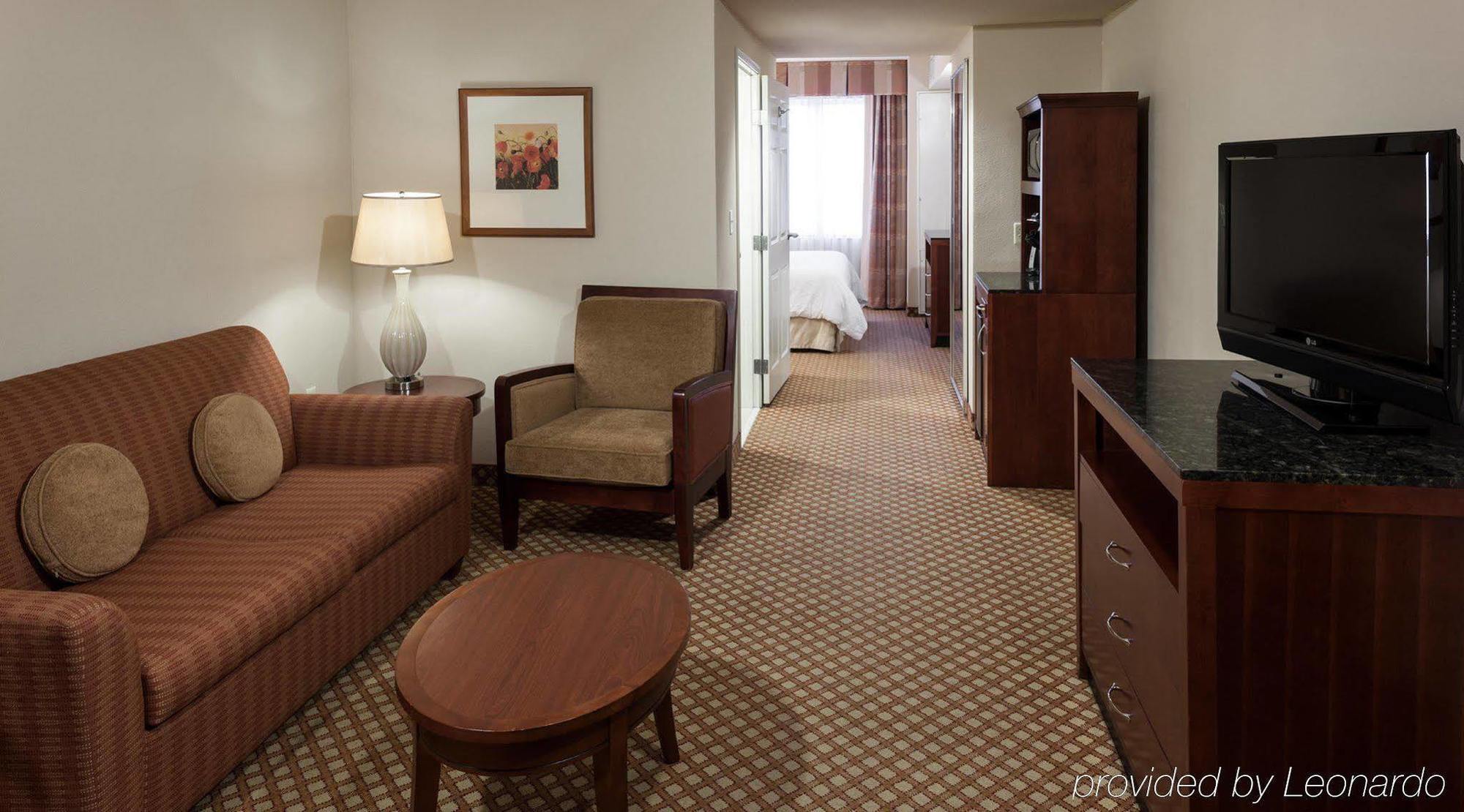 Hilton Garden Airport Hotel 3*