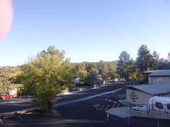 Motel Sierra 2*