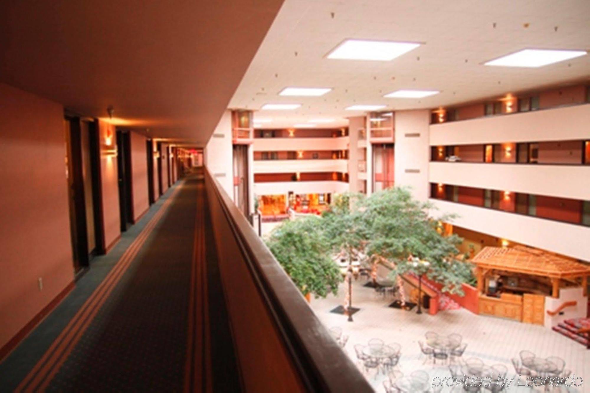 Ramada By Wyndham Viscount East