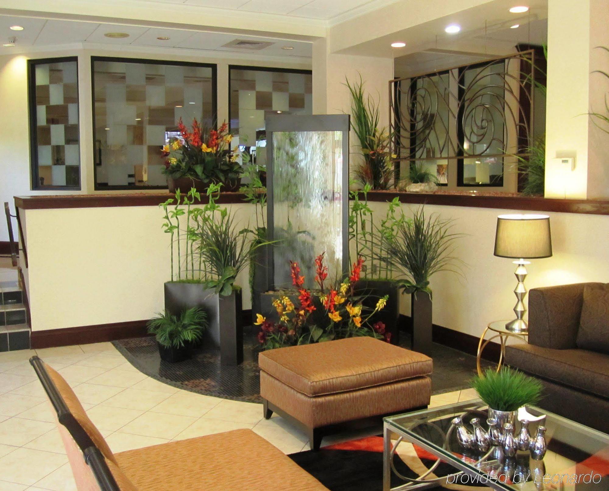 Wyndham Airport & Conference Center