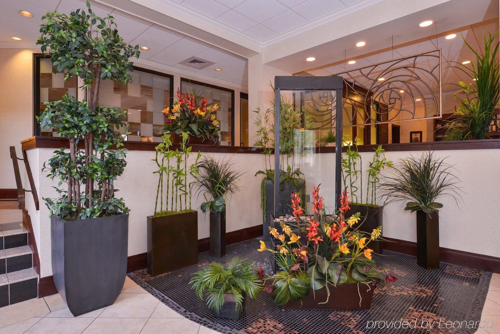 Wyndham Airport & Conference Center
