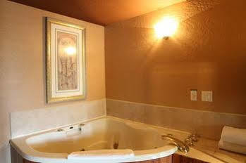 Oak Creek Terrace Lodge *