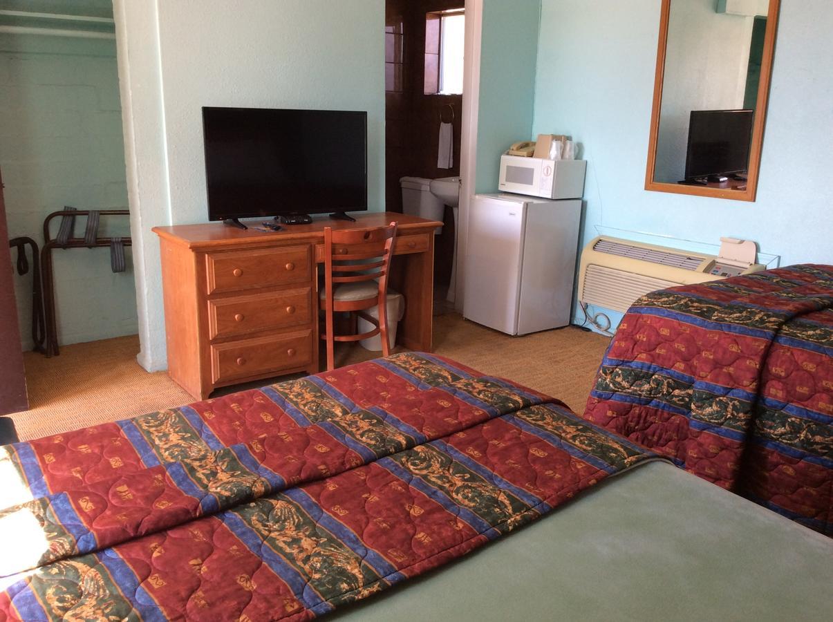 El Rancho Hotel 2*