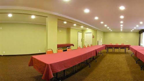 6 Az Near Downtown & Sloan Park Hotel 4*