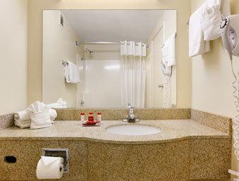 Hotel Days By Wyndham Glendale Area