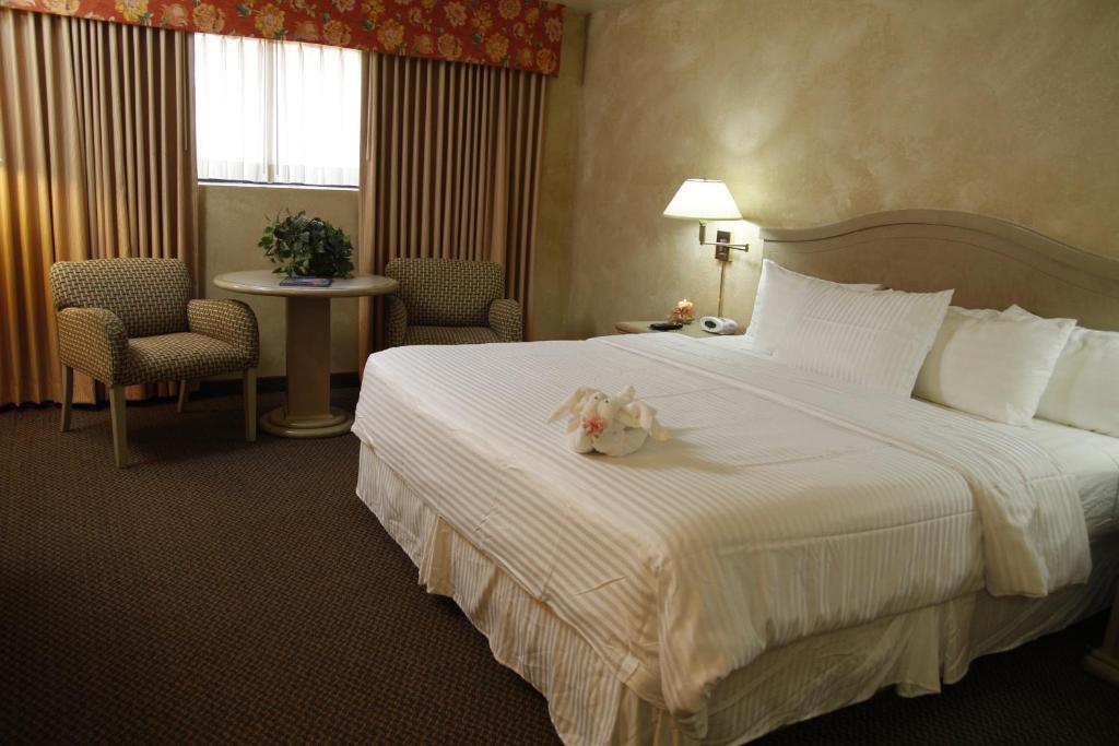 Hotel Ramada By Wyndham Viscount East