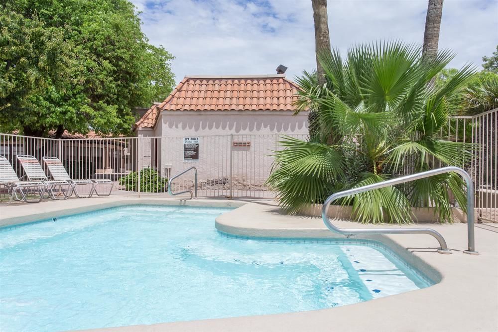 Hotel Dobson Ranch 3*