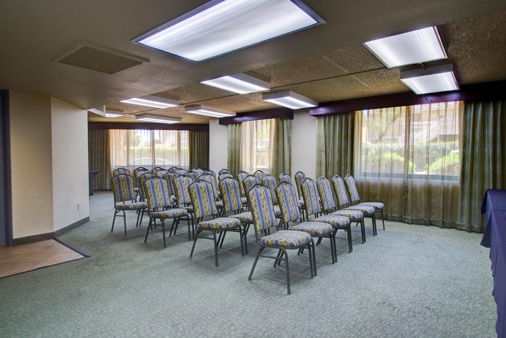 Embassy By Hilton East 4* Tucson