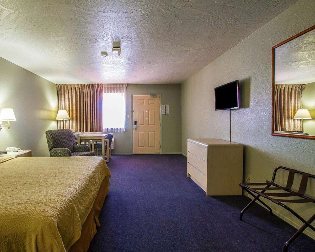 Lux Hotel 2*