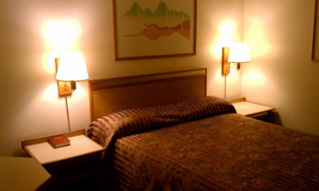 Colorado River Value Hotel 2*